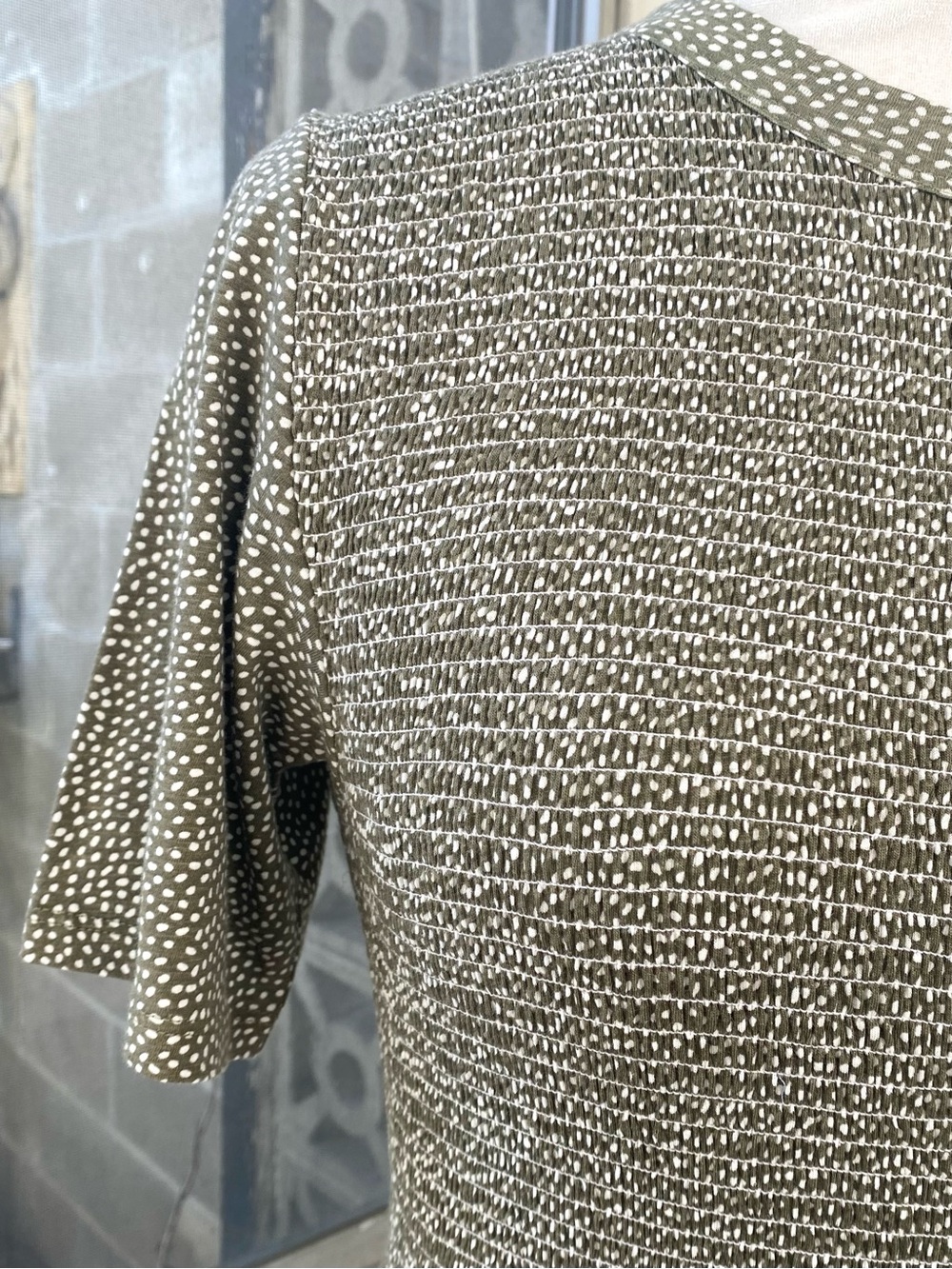 Nation LTD NWT Pima Cotton Olivia Smocked Tee in Olive Tossed Petals, S - Picture 5 of 11